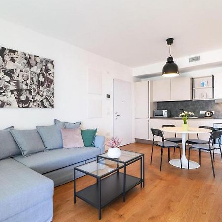 Lovely Terrace Apartment - Porta Romana District Milan Bagian luar foto
