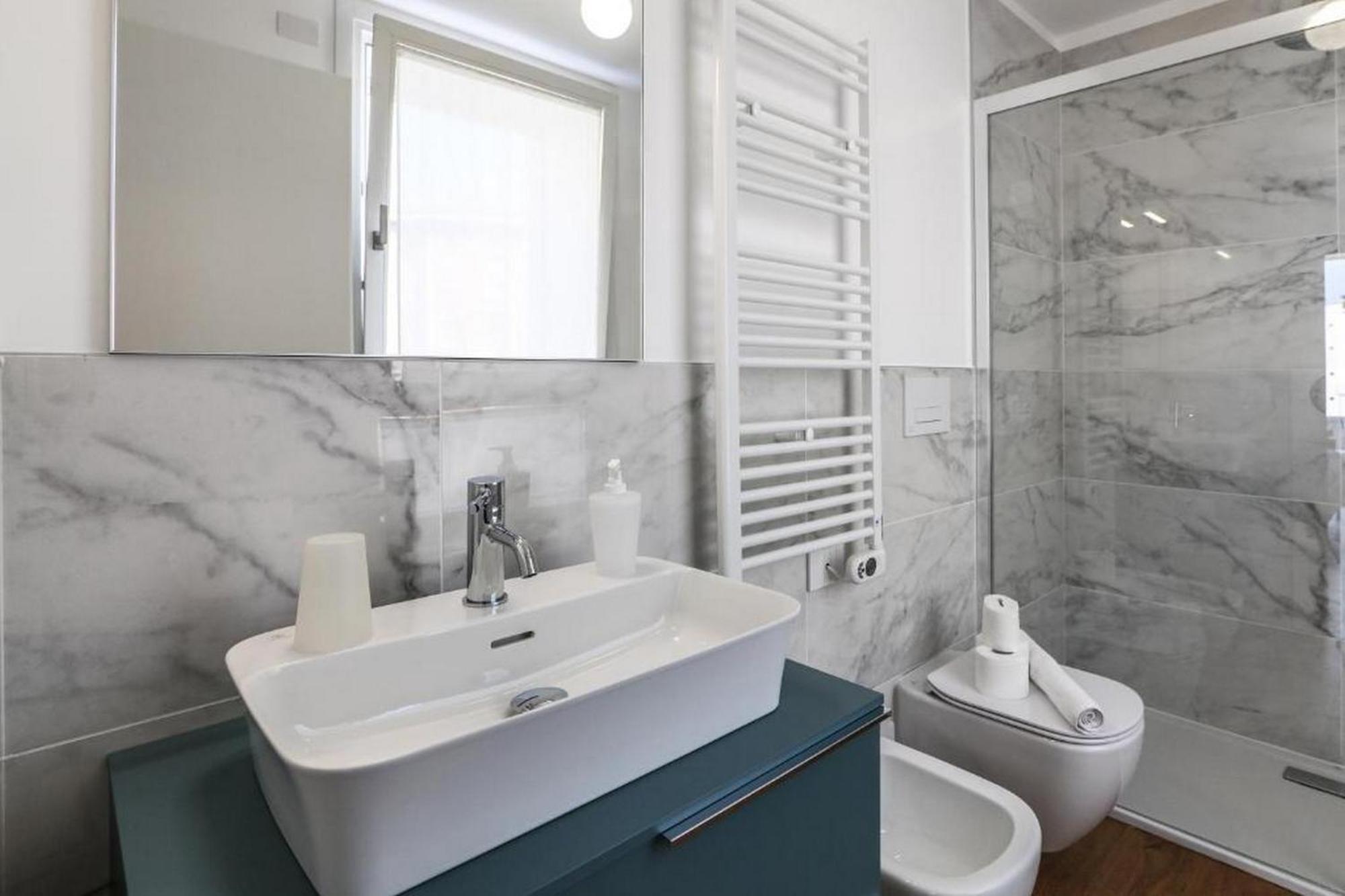 Lovely Terrace Apartment - Porta Romana District Milan Bagian luar foto