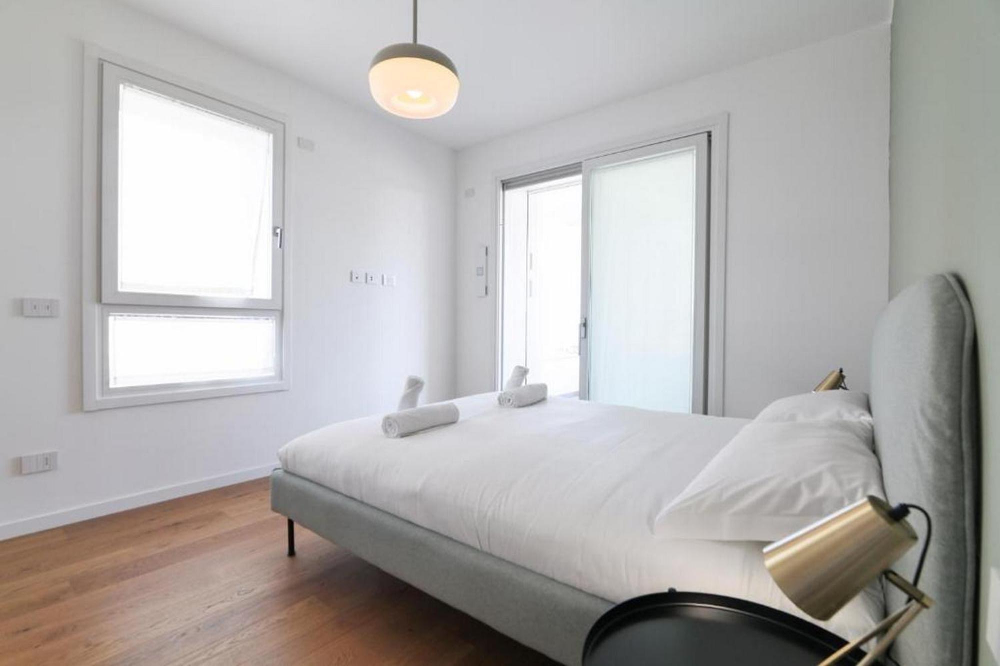 Lovely Terrace Apartment - Porta Romana District Milan Bagian luar foto