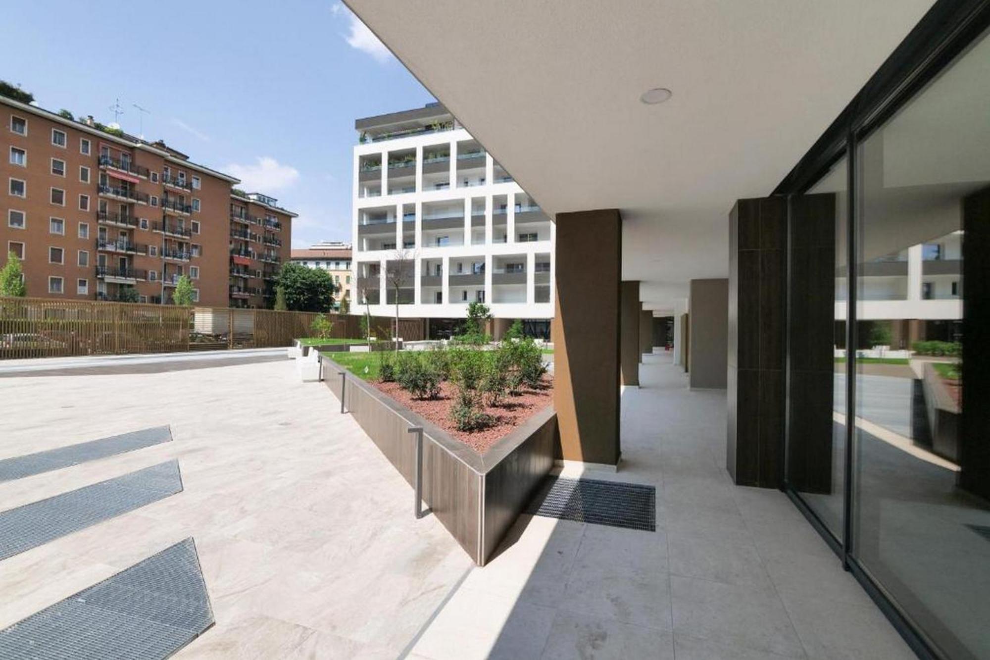Lovely Terrace Apartment - Porta Romana District Milan Bagian luar foto